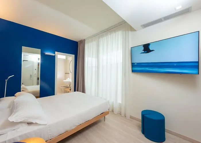 Отель Amarina 3*