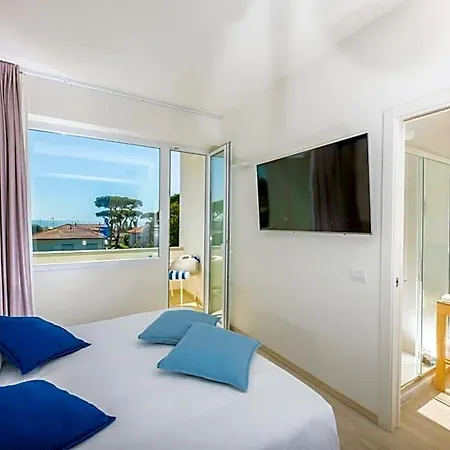 Amarina Hotel Hotel 3*