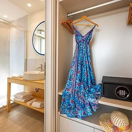 Amarina Hotel Hotel