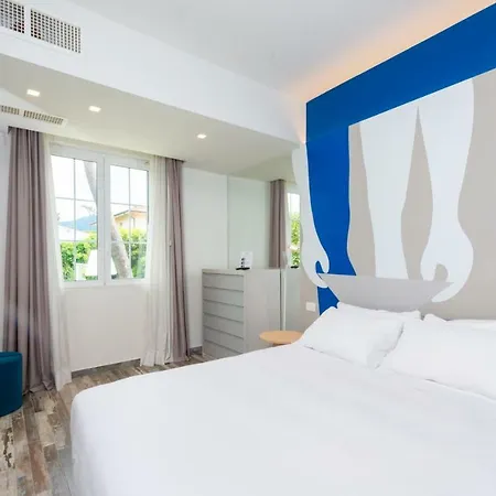 Amarina Hotel Hotel 3*