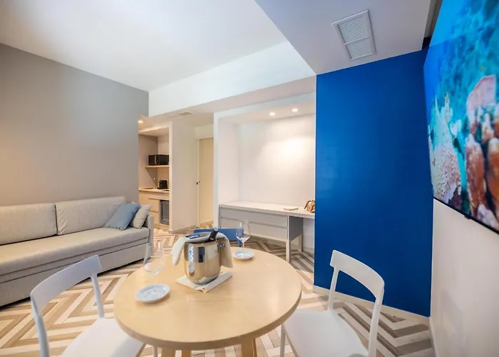 מלון Amarina מרינה די פיאטרסנטה