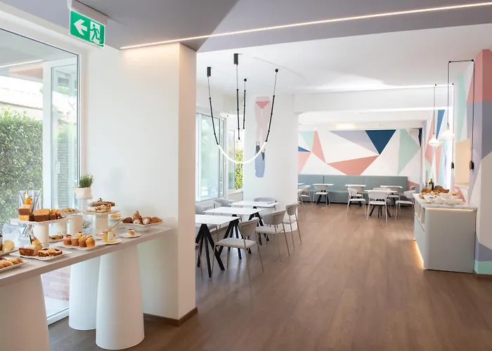 Amarina מלון מרינה די פיאטרסנטה